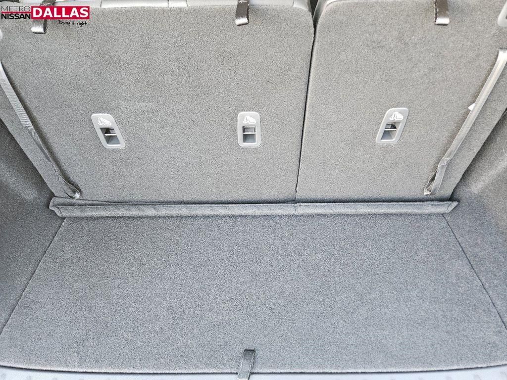 Vehicle image 10 of 25