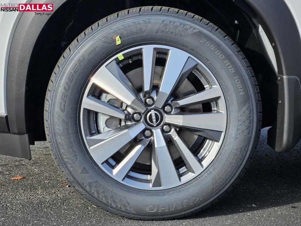Vehicle image 8 of 25