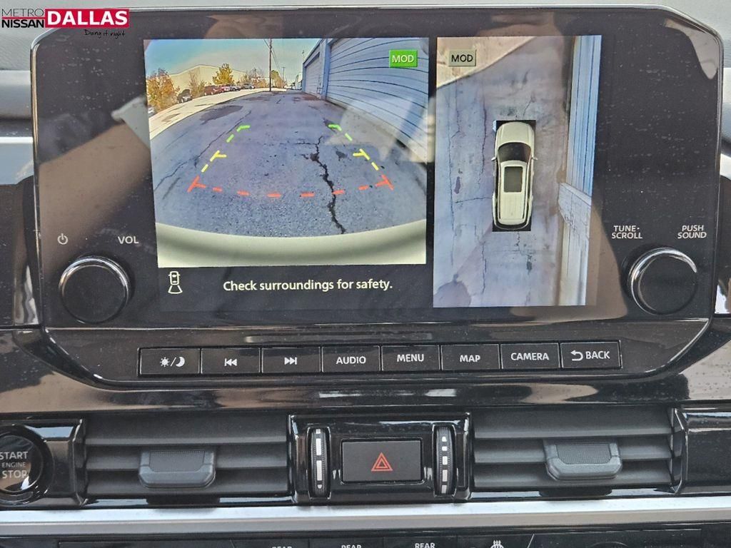 Vehicle image 18 of 25