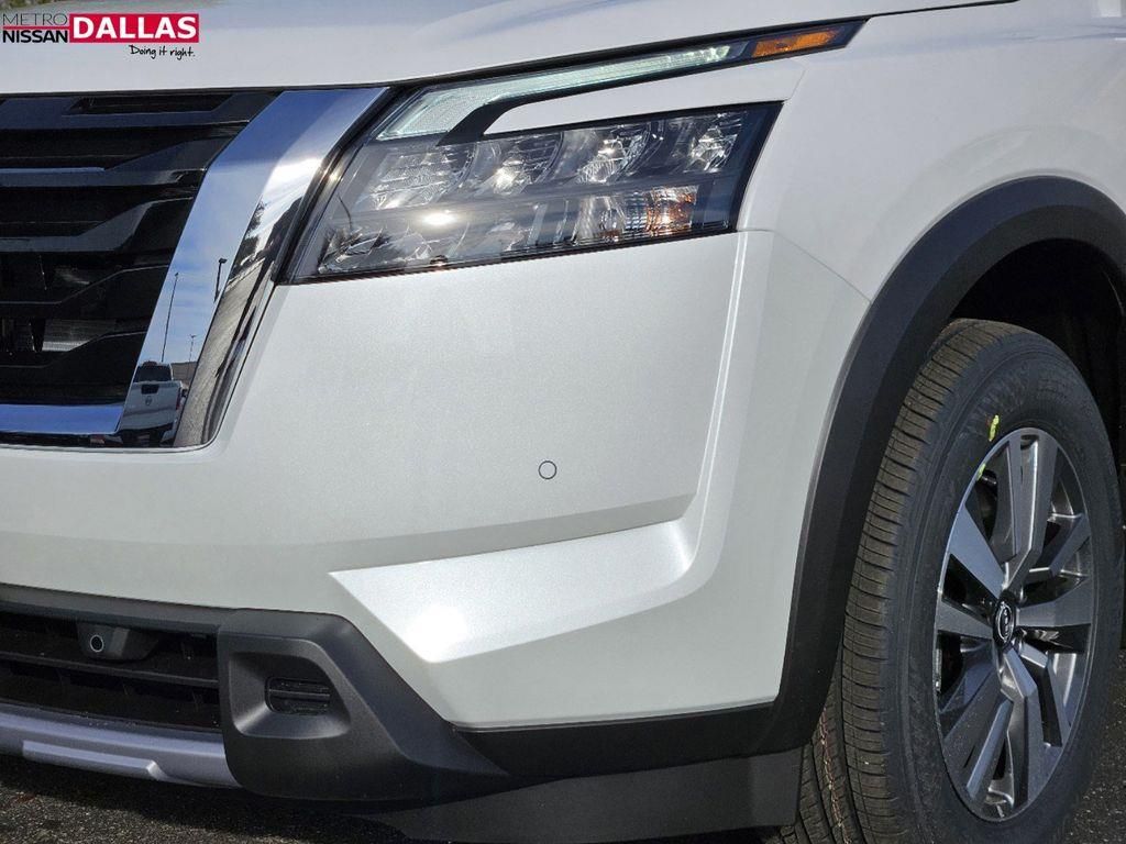 Vehicle image 22 of 25