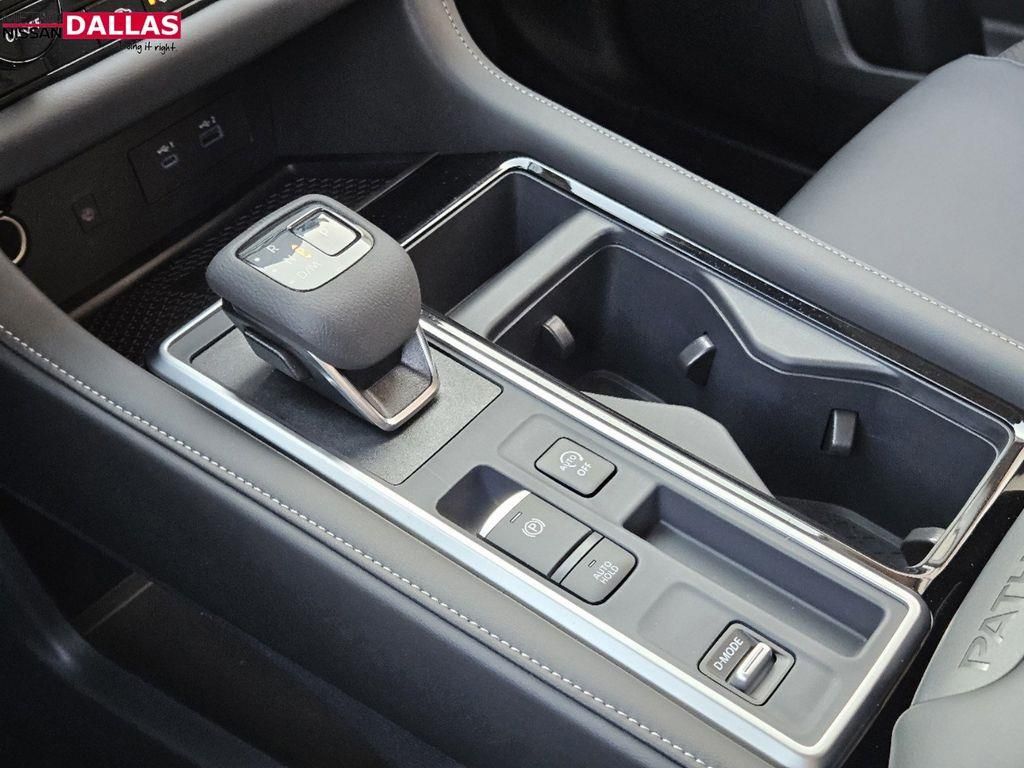 Vehicle image 19 of 25