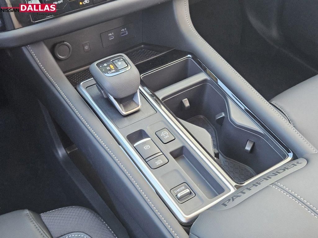 Vehicle image 18 of 24