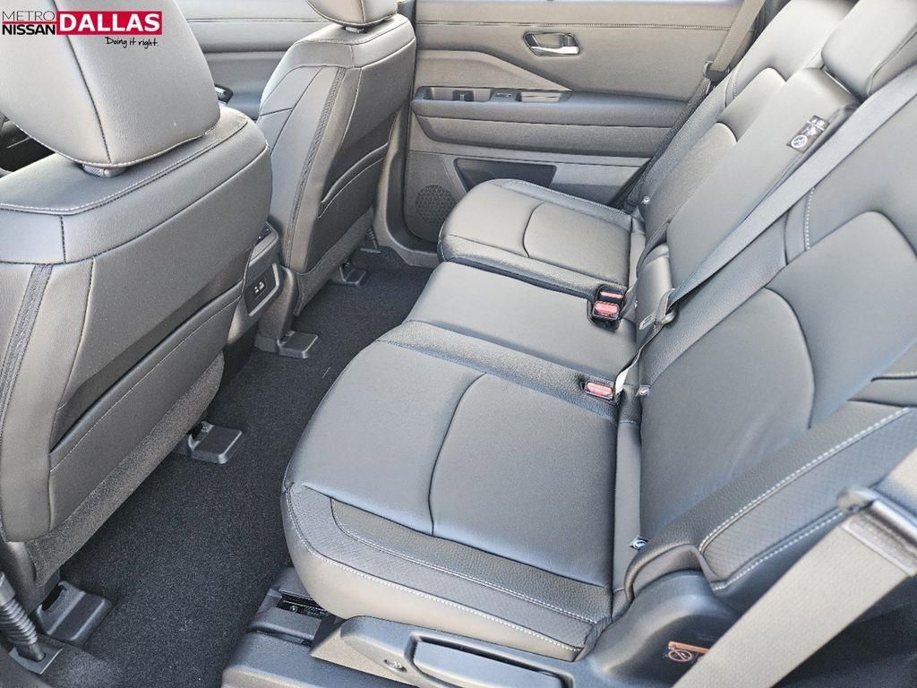 Vehicle image 12 of 24