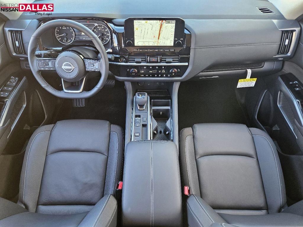 Vehicle image 14 of 24