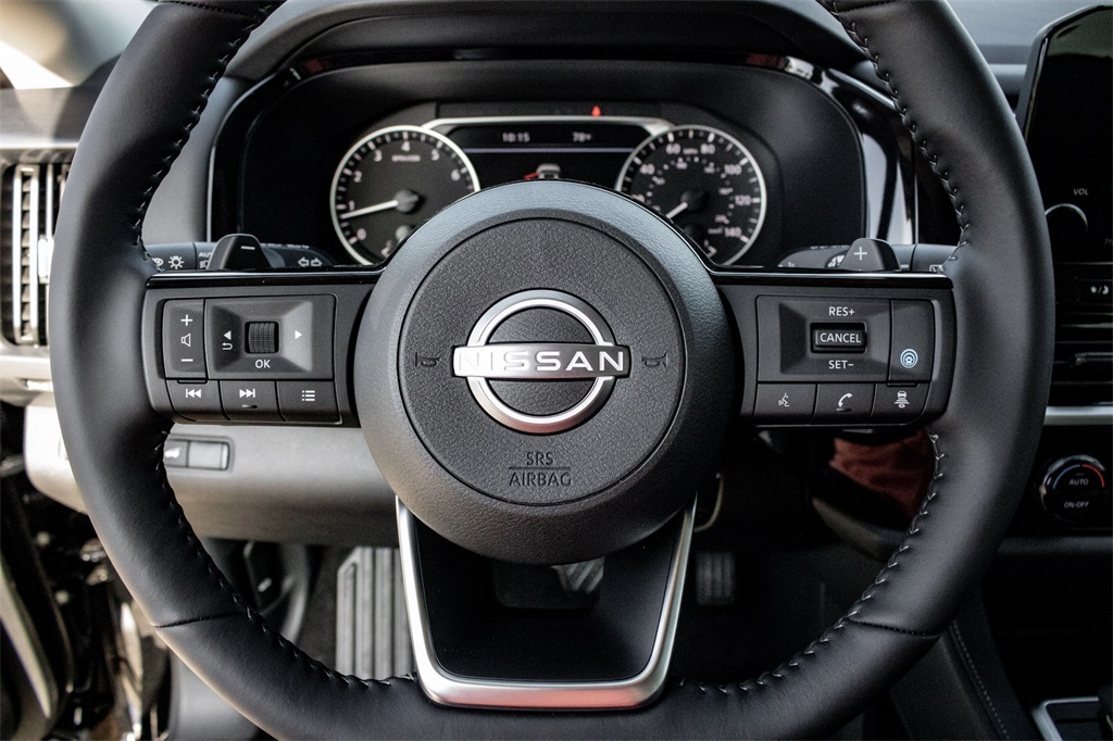 Vehicle image 12 of 25