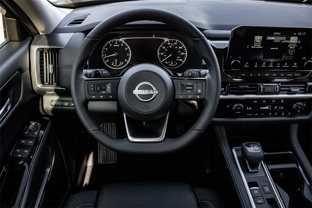 Vehicle image 24 of 25
