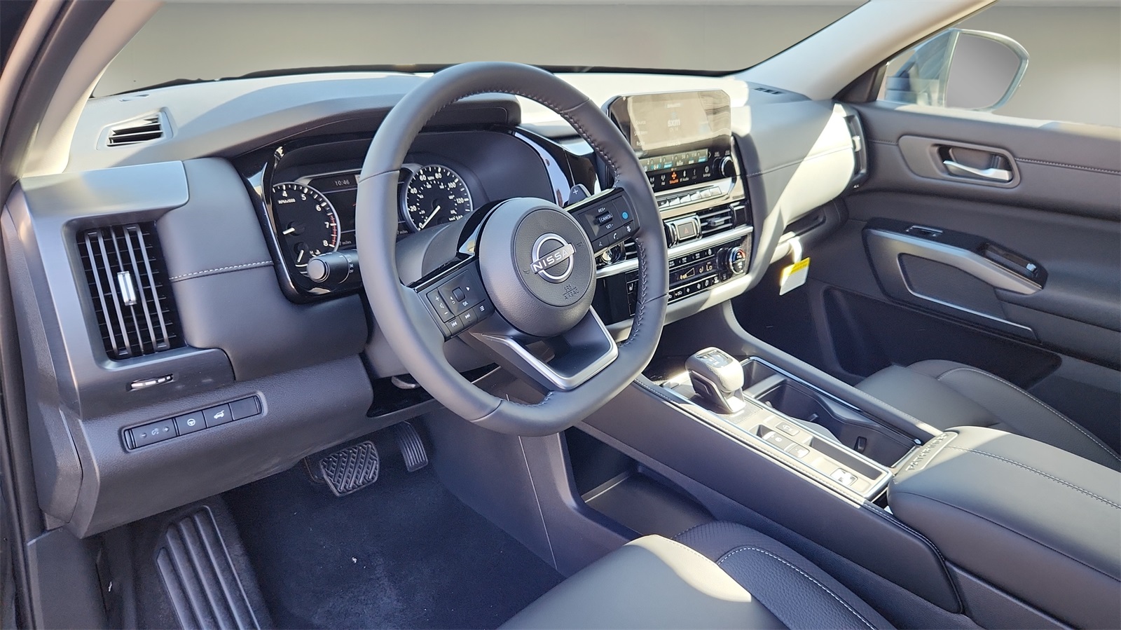 Vehicle image 9 of 32