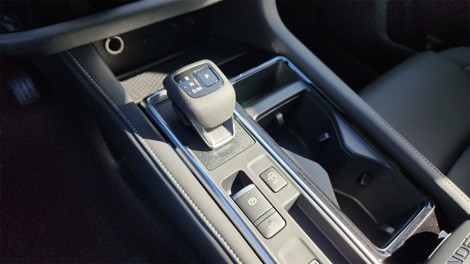 Vehicle image 13 of 32