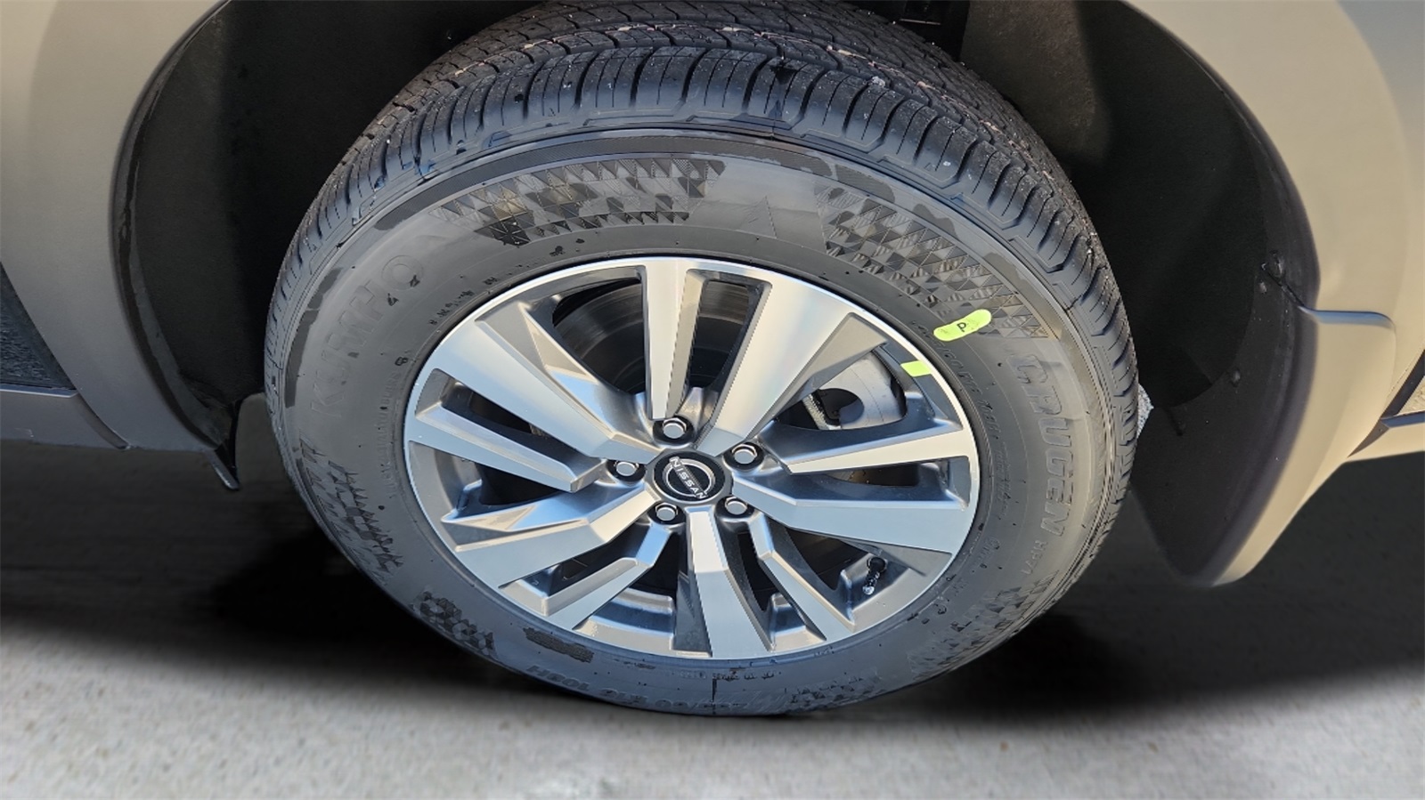 Vehicle image 26 of 32