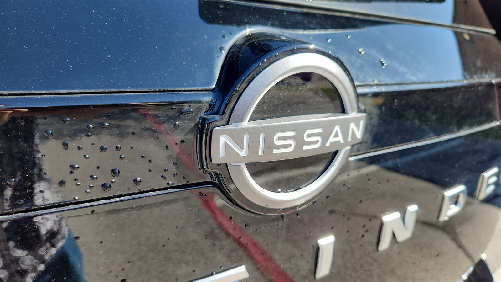 Vehicle image 23 of 32