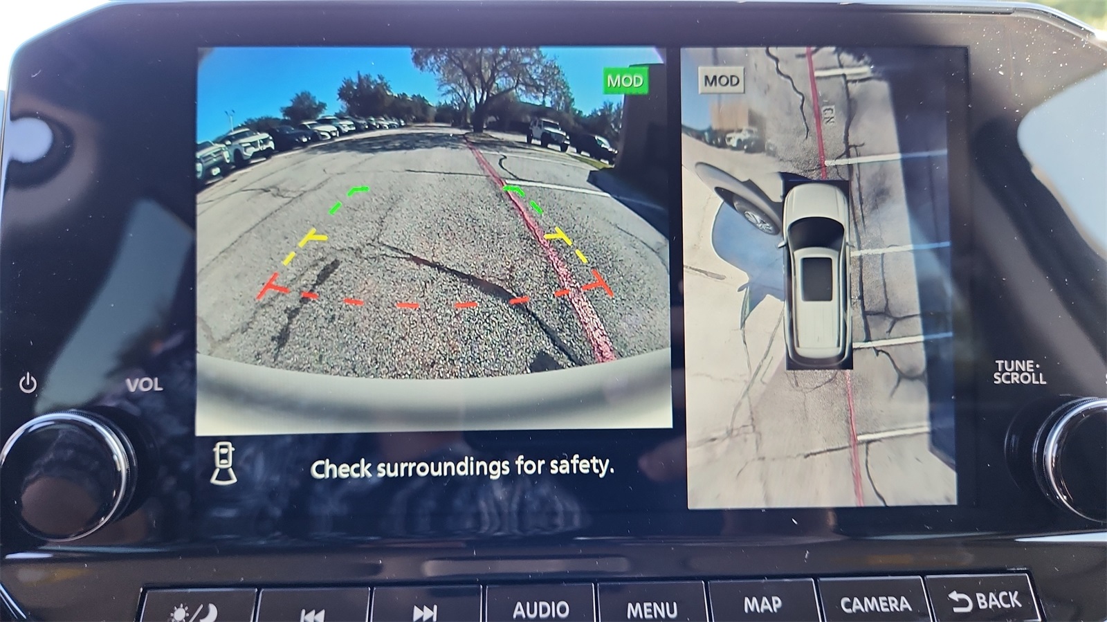 Vehicle image 15 of 32