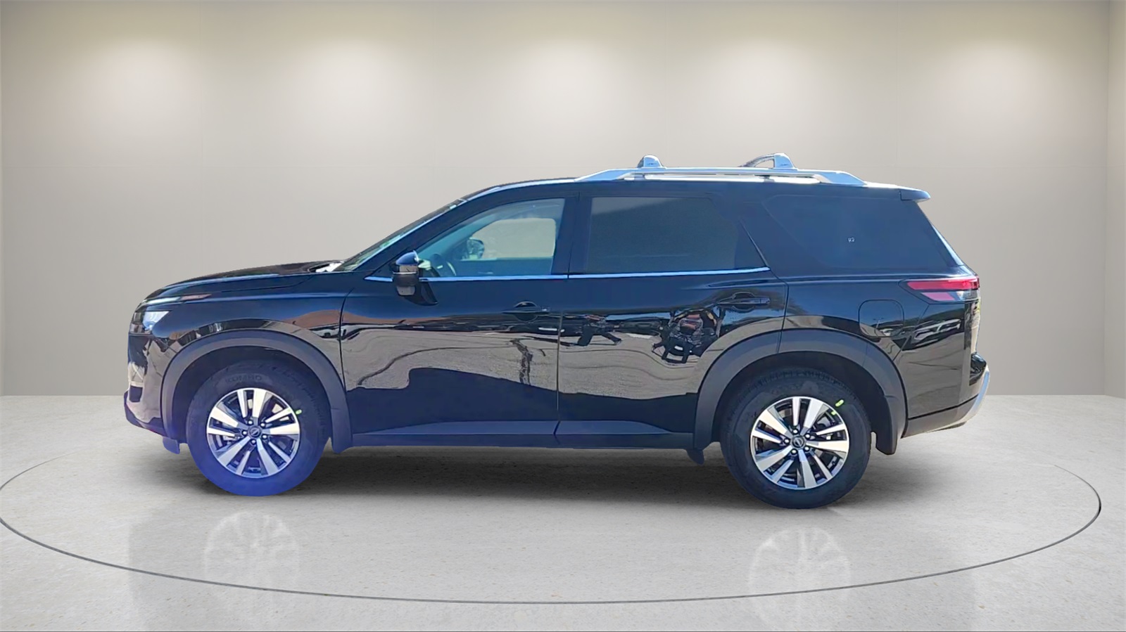 Vehicle image 8 of 32