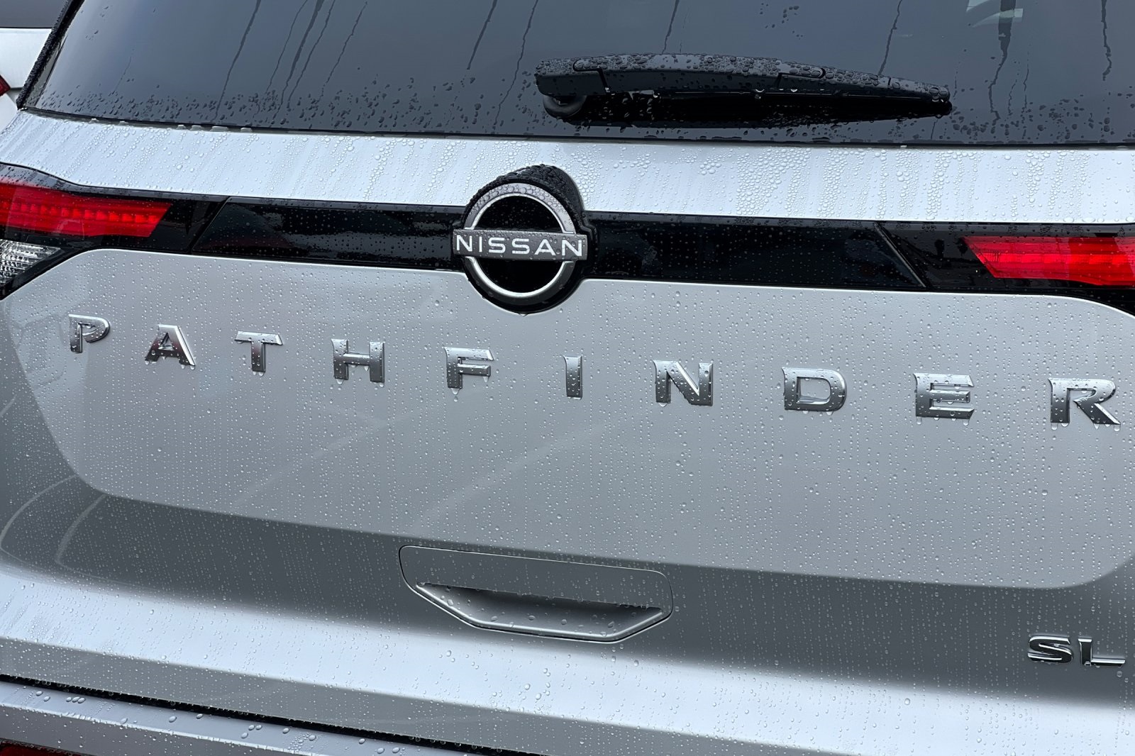Vehicle image 24 of 26