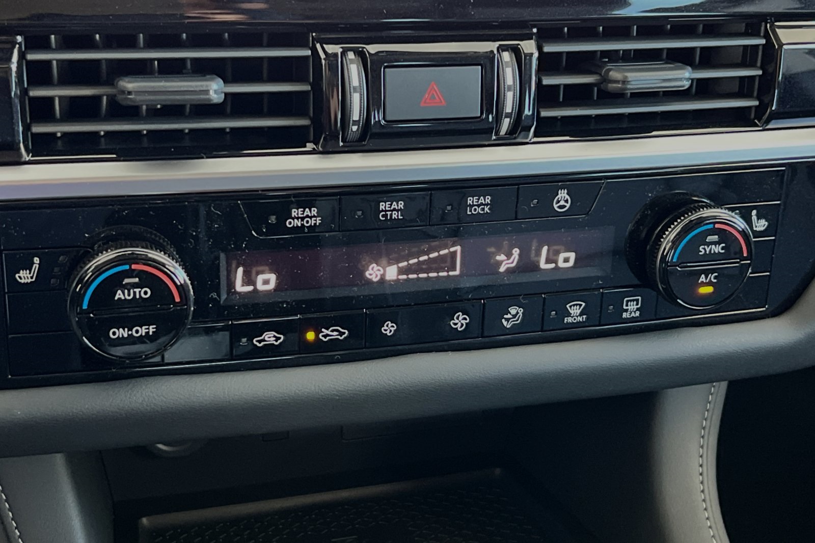 Vehicle image 25 of 26