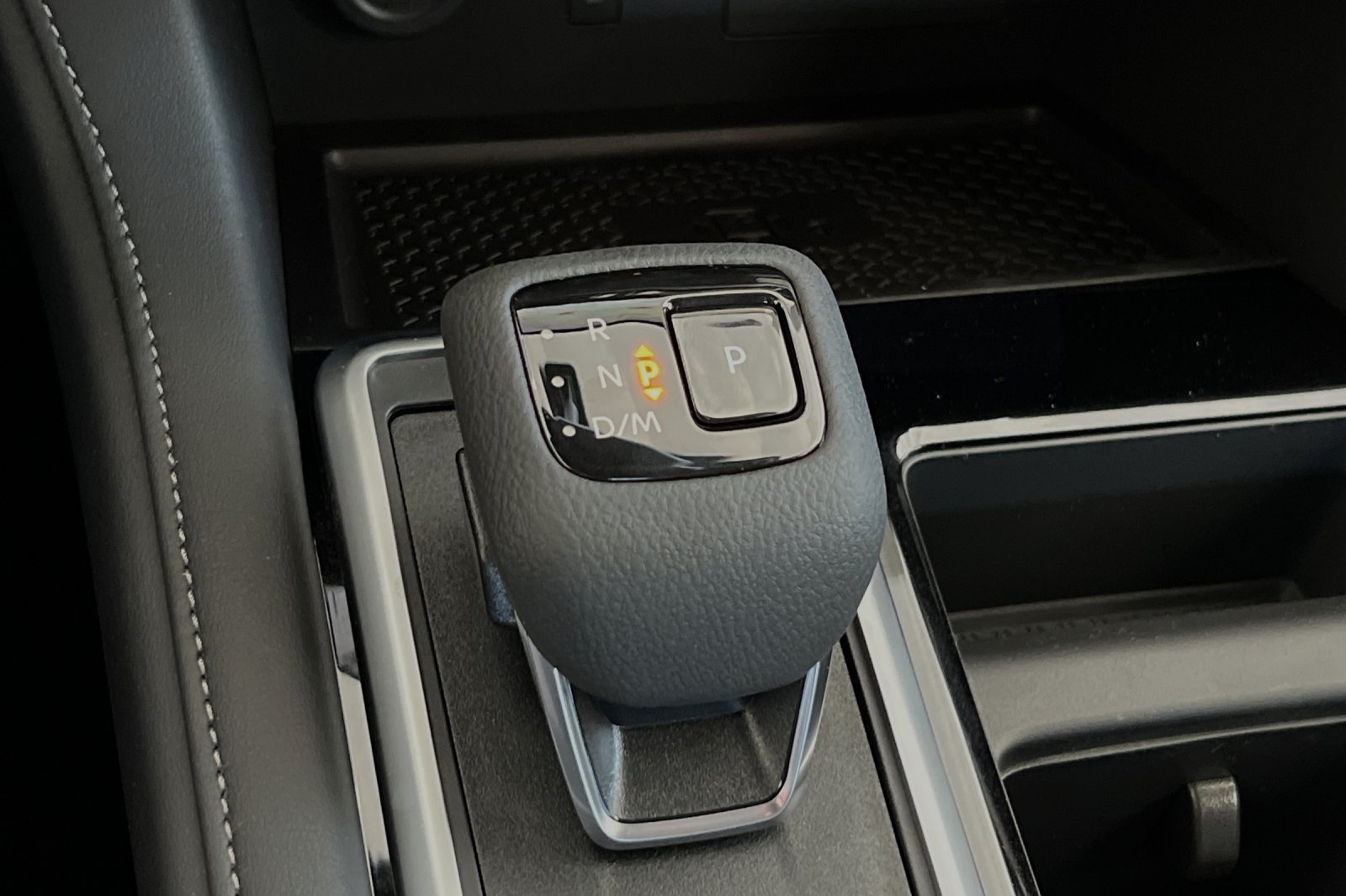 Vehicle image 18 of 26