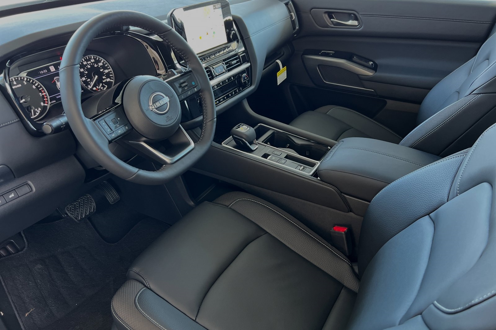 Vehicle image 22 of 26