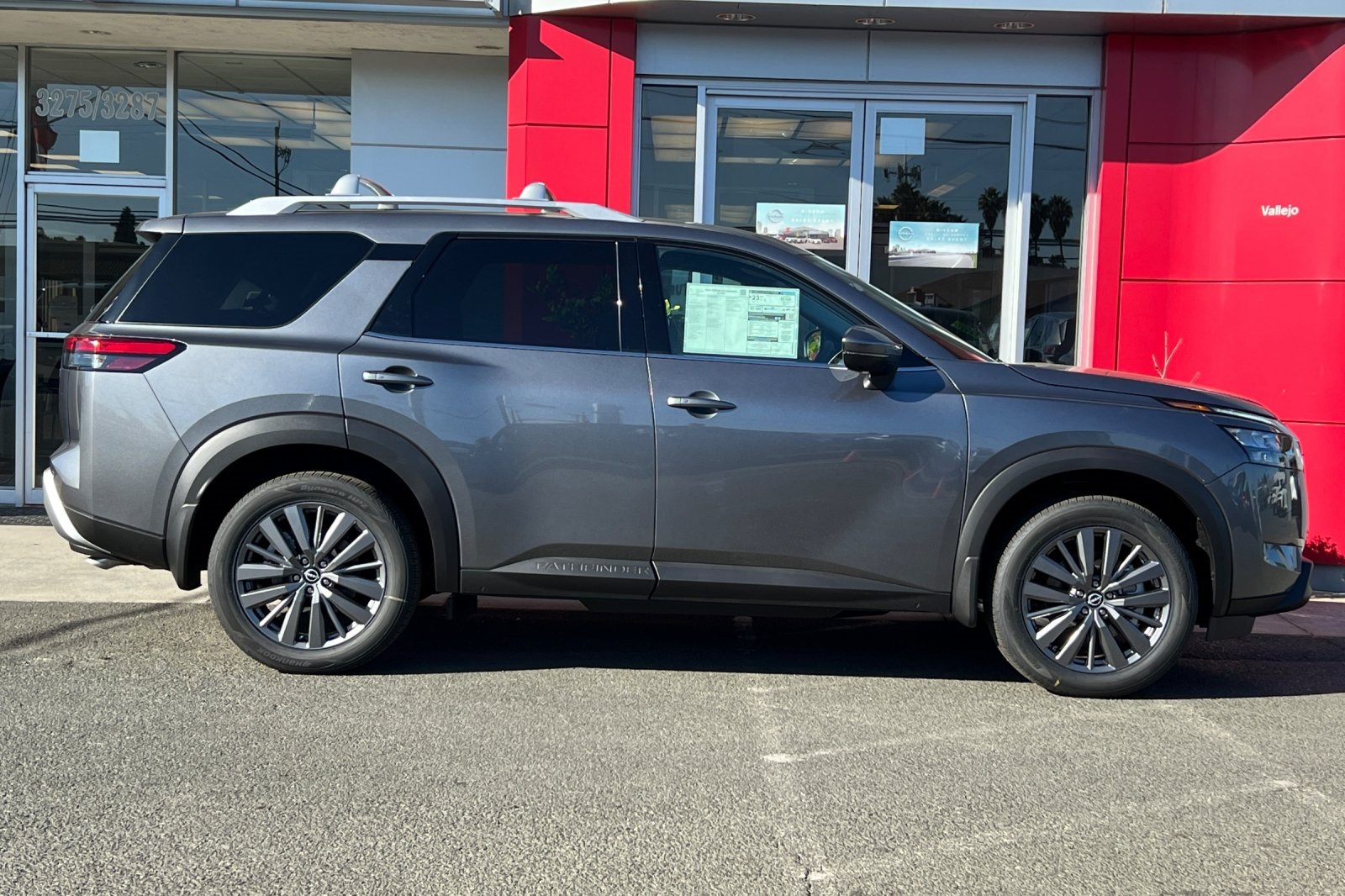 Vehicle image 5 of 25
