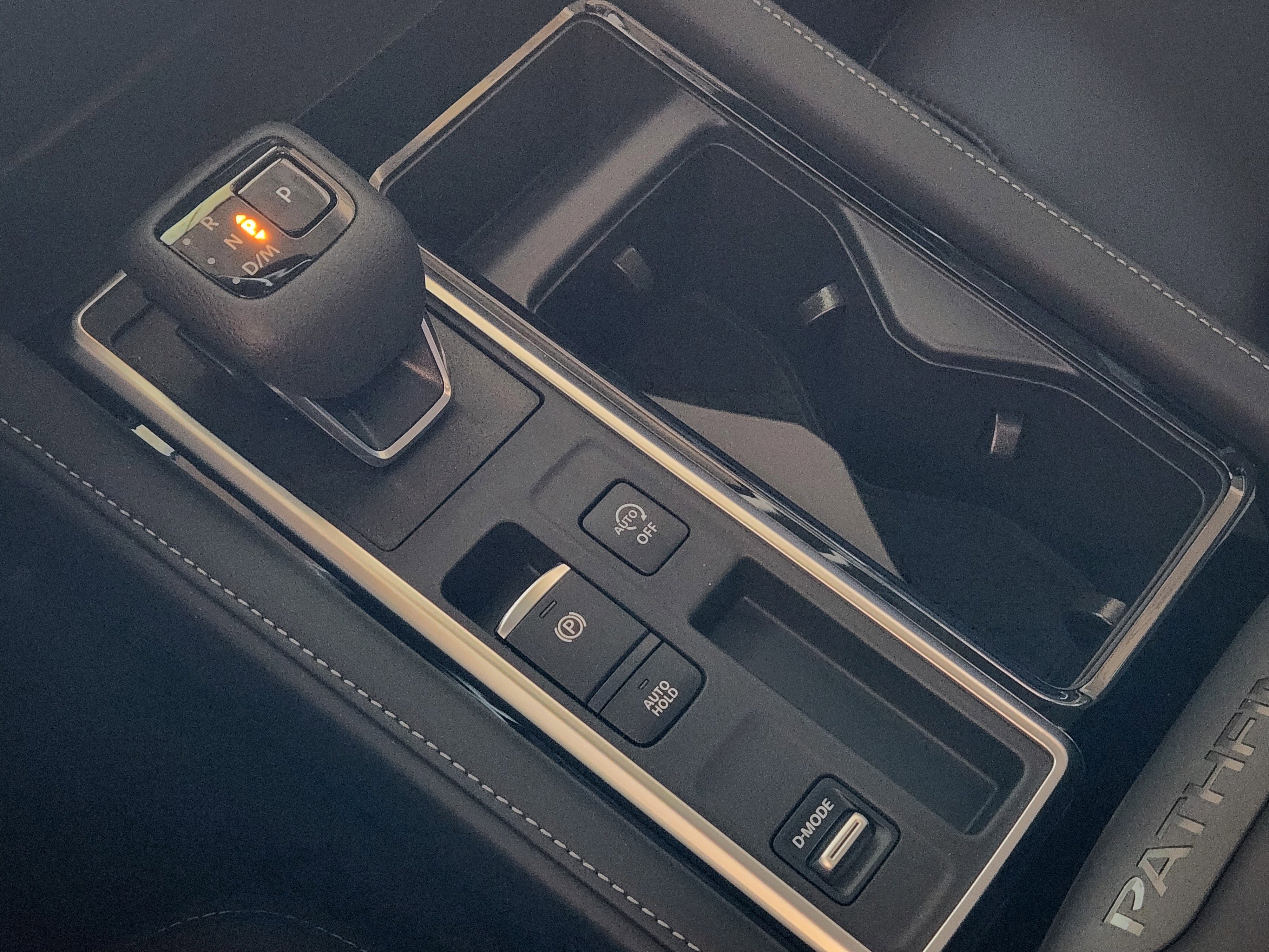 Vehicle image 15 of 24