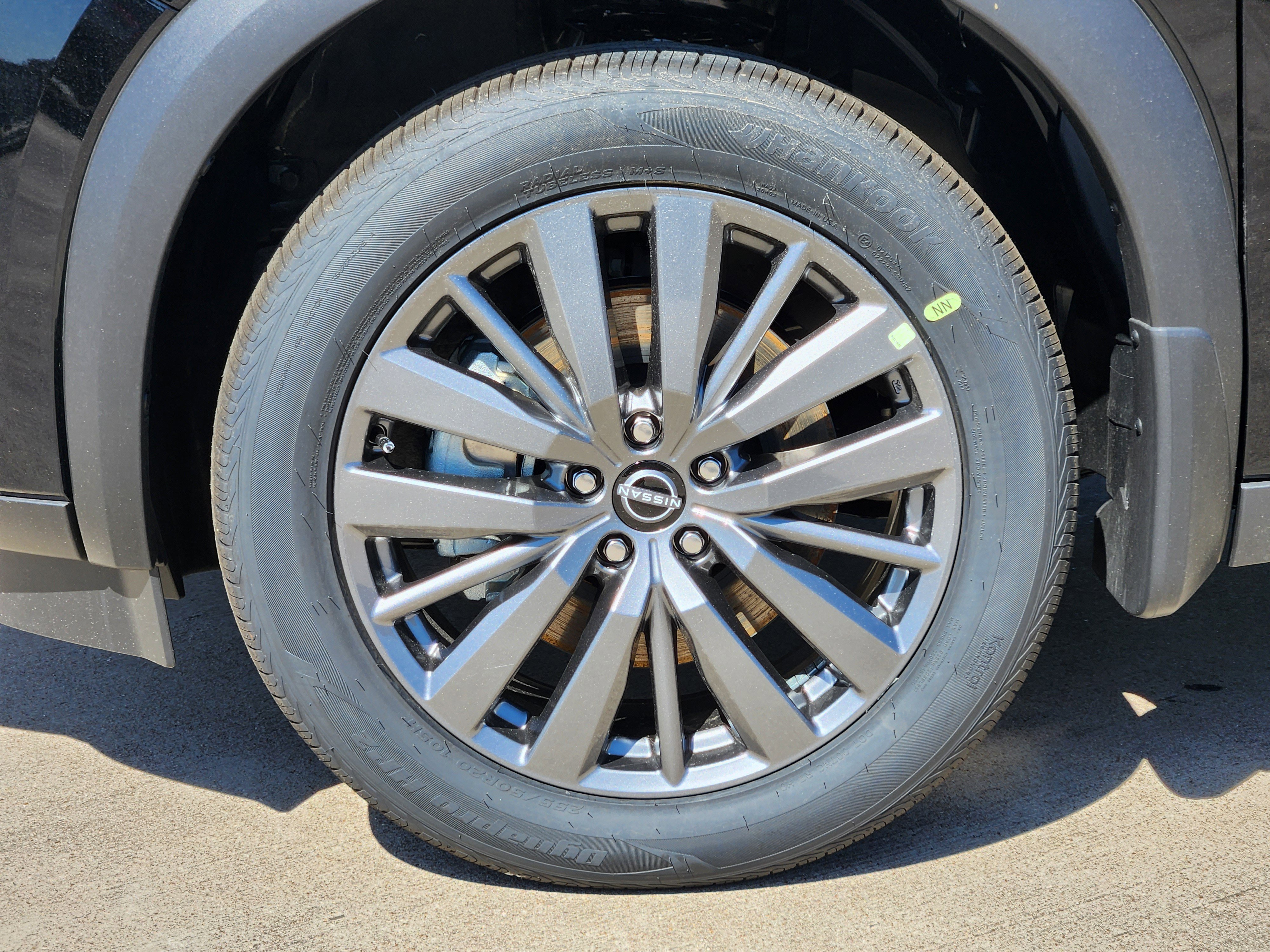 Vehicle image 7 of 24