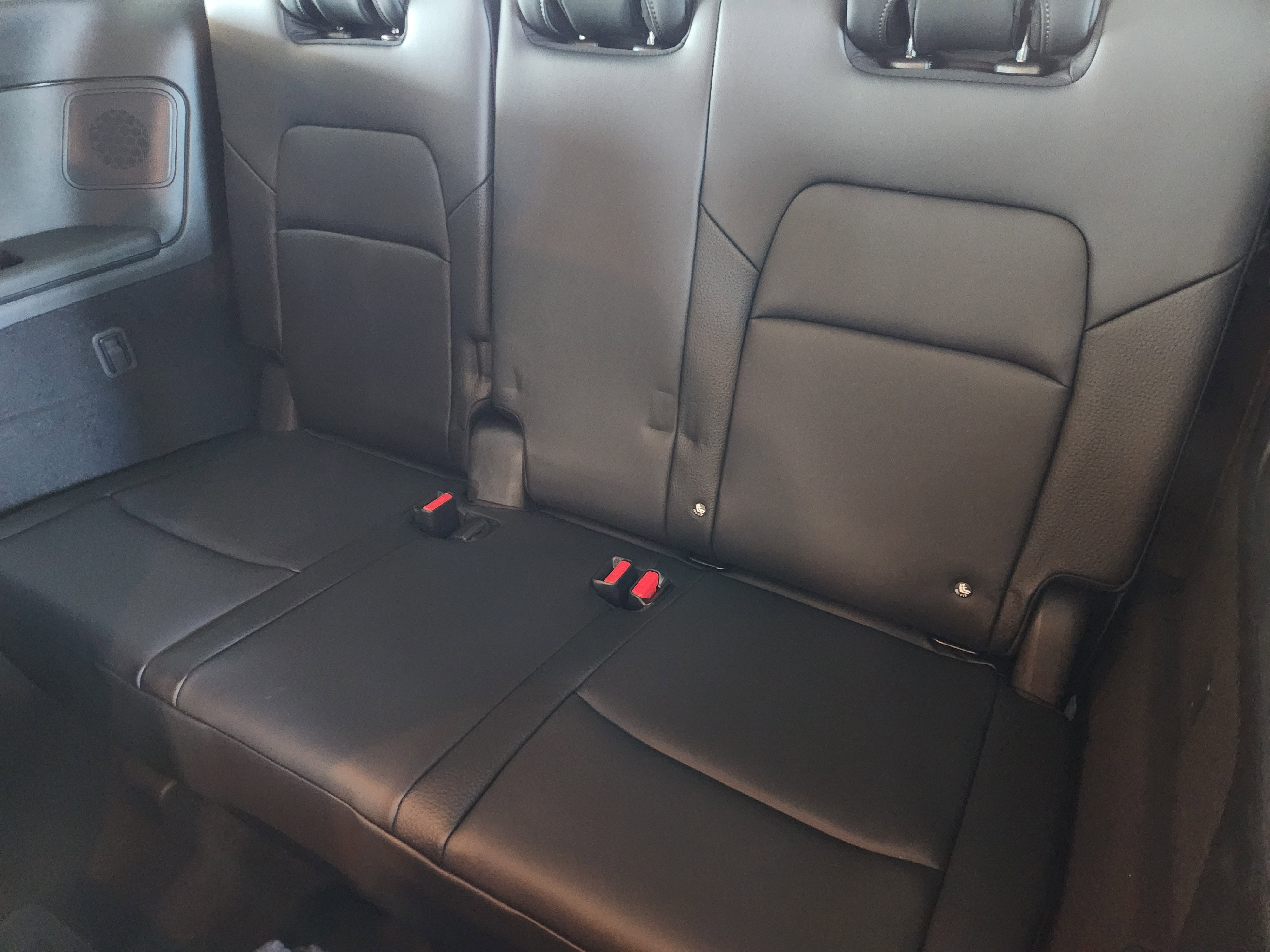 Vehicle image 22 of 24