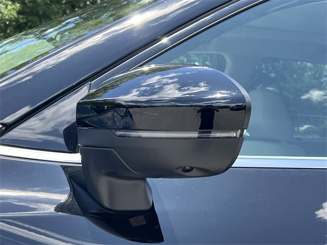 Vehicle image 29 of 33