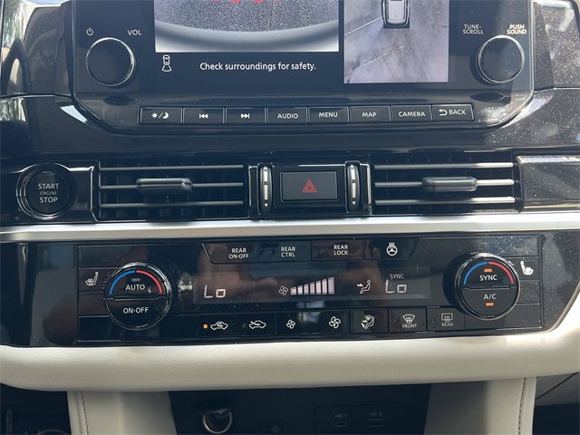 Vehicle image 16 of 33