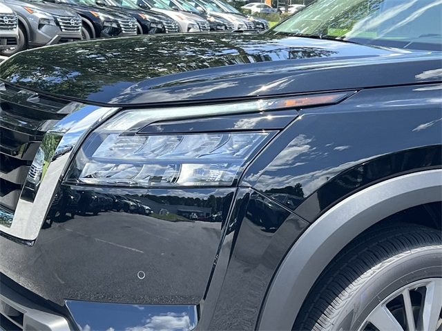 Vehicle image 30 of 33