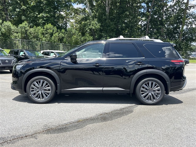 Vehicle image 8 of 33