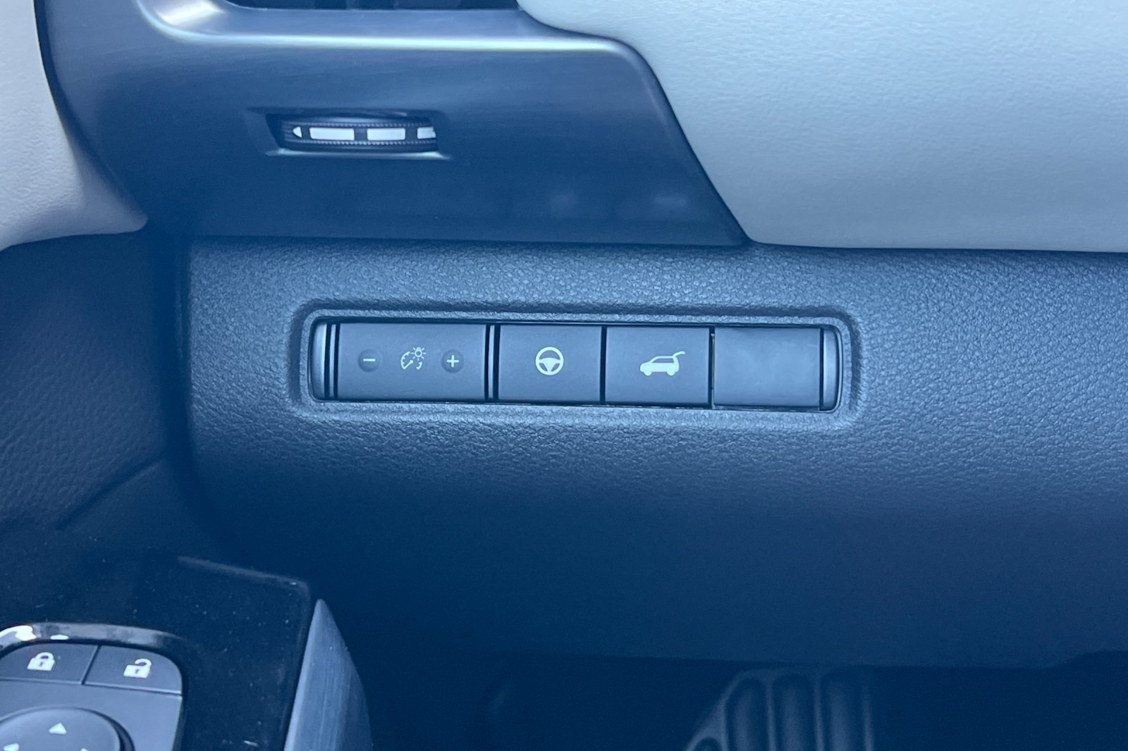 Vehicle image 31 of 37
