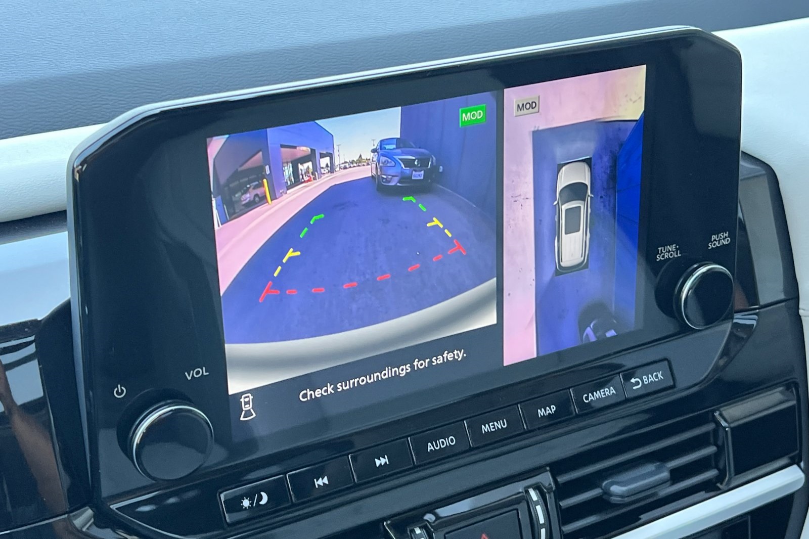 Vehicle image 20 of 37