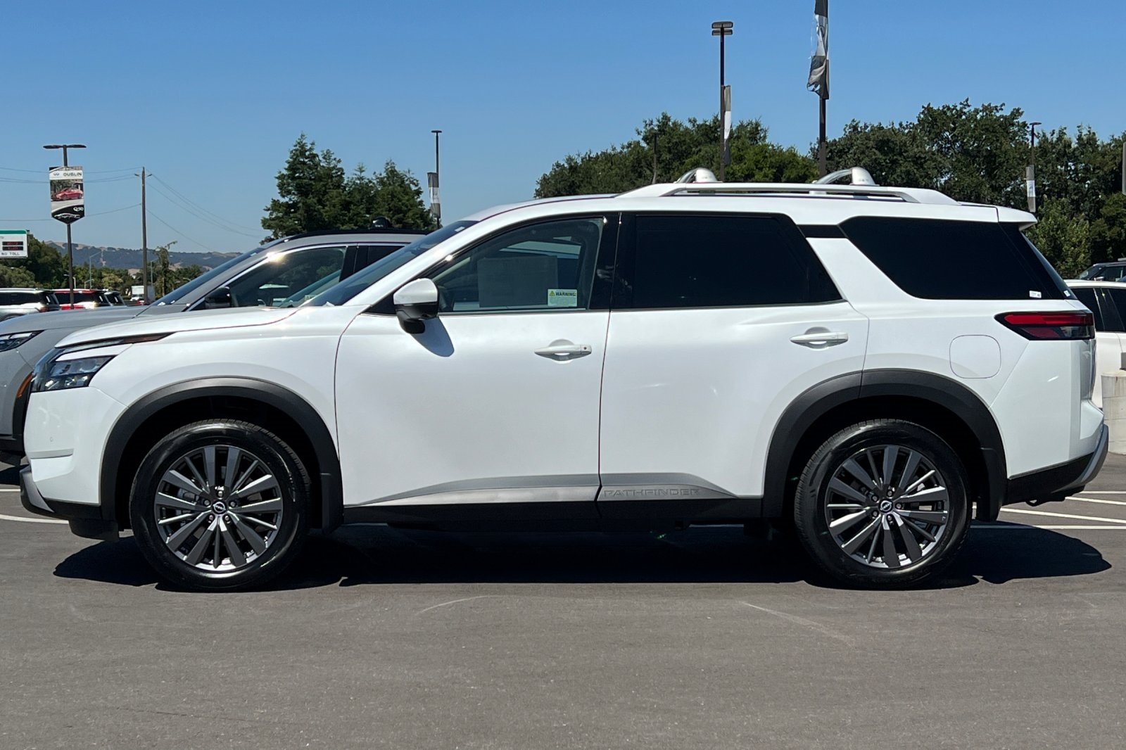 Vehicle image 9 of 37