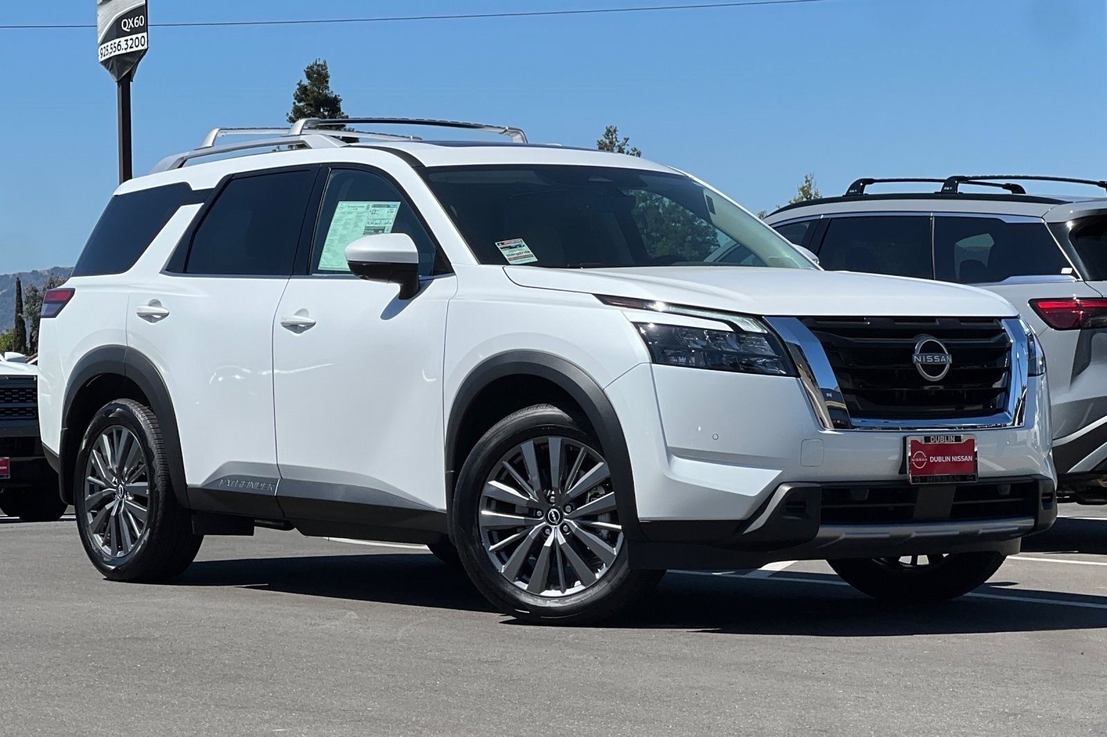 Vehicle image 3 of 37