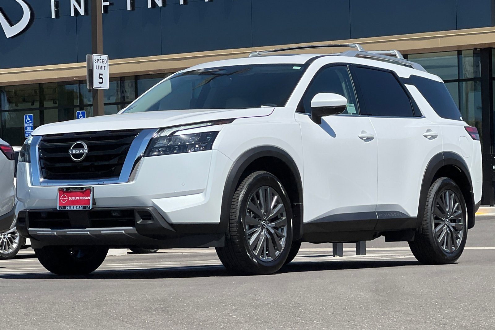 Vehicle image 6 of 37