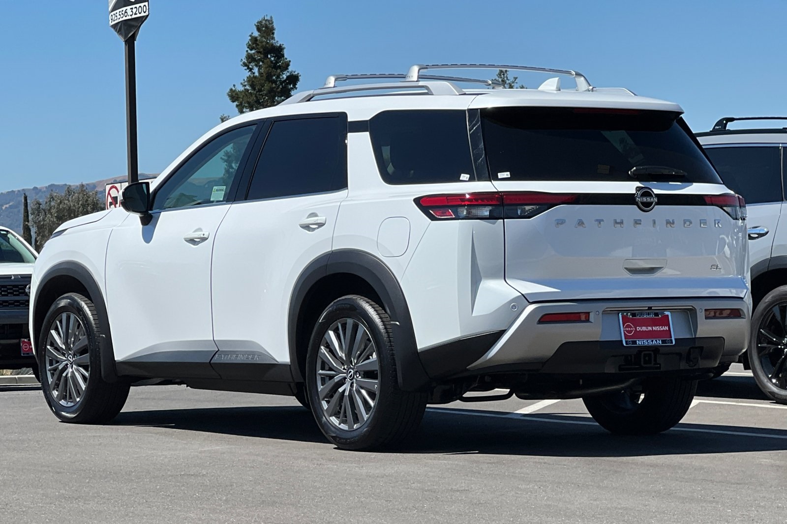 Vehicle image 8 of 37