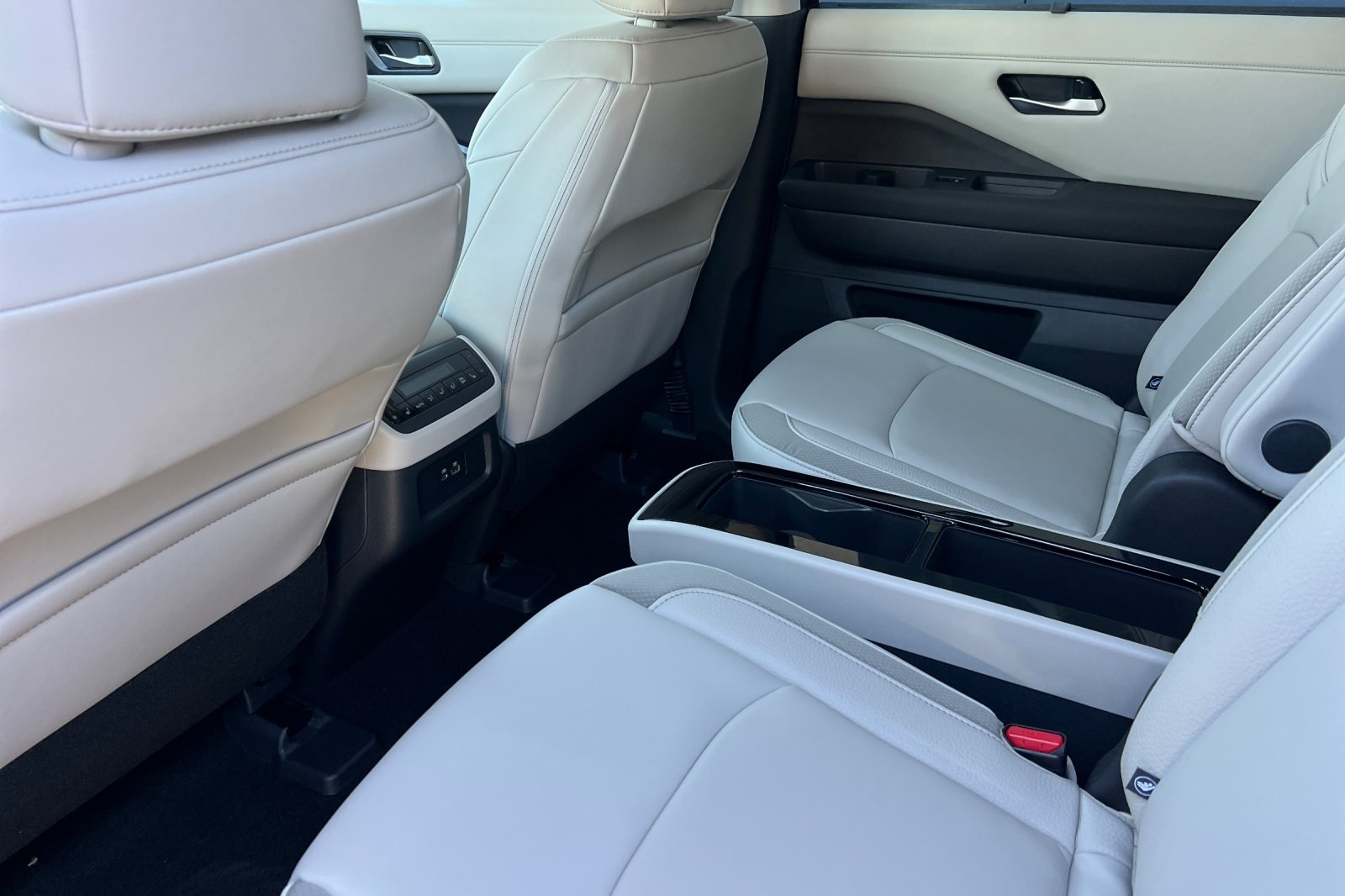 Vehicle image 14 of 37