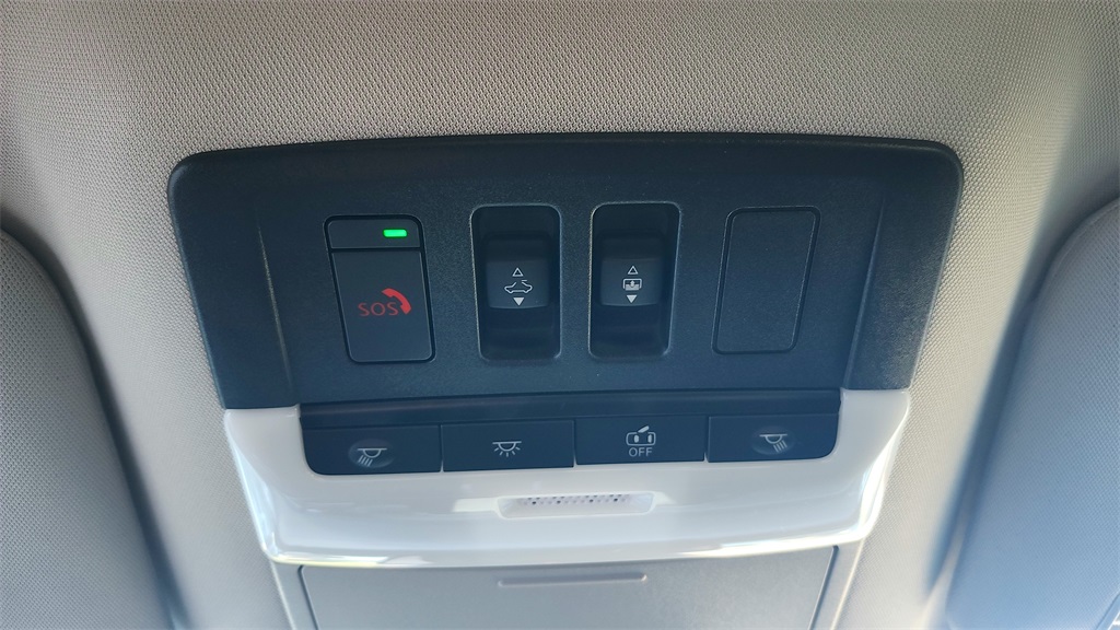 Vehicle image 24 of 35