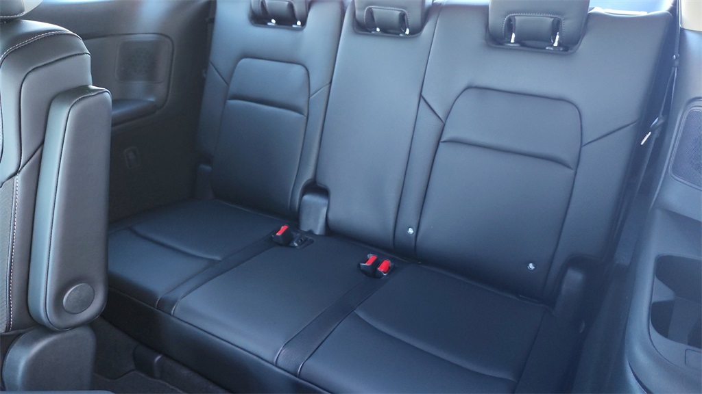 Vehicle image 13 of 35