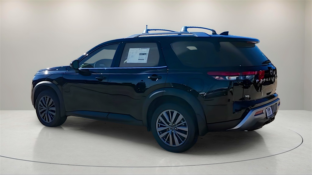 Vehicle image 7 of 35
