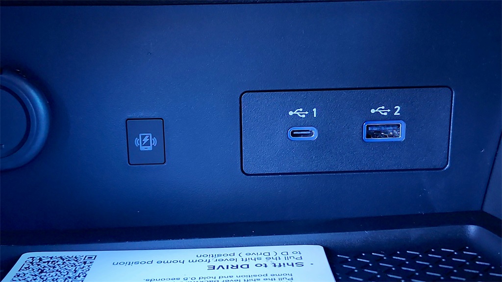 Vehicle image 27 of 35
