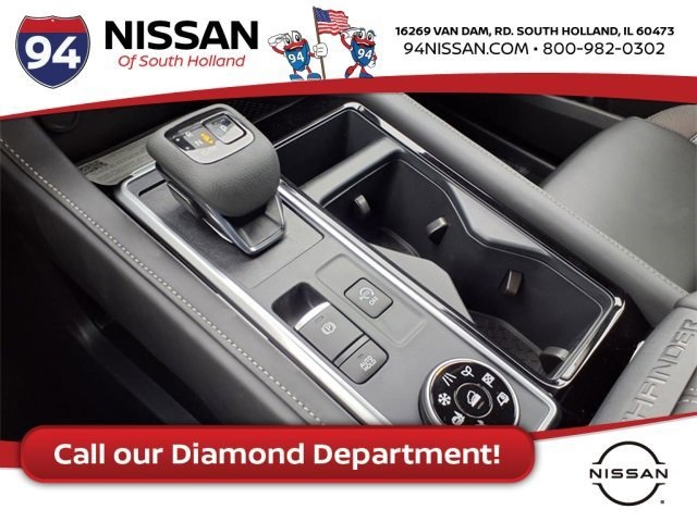 Vehicle image 19 of 21