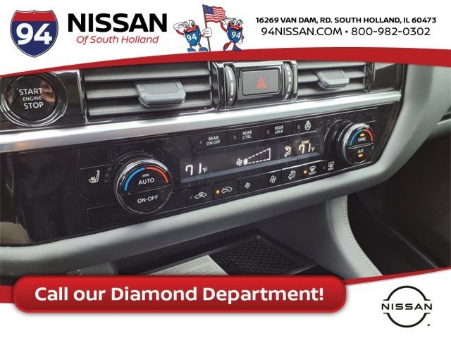Vehicle image 18 of 21