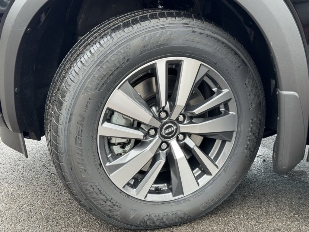 Vehicle image 7 of 25