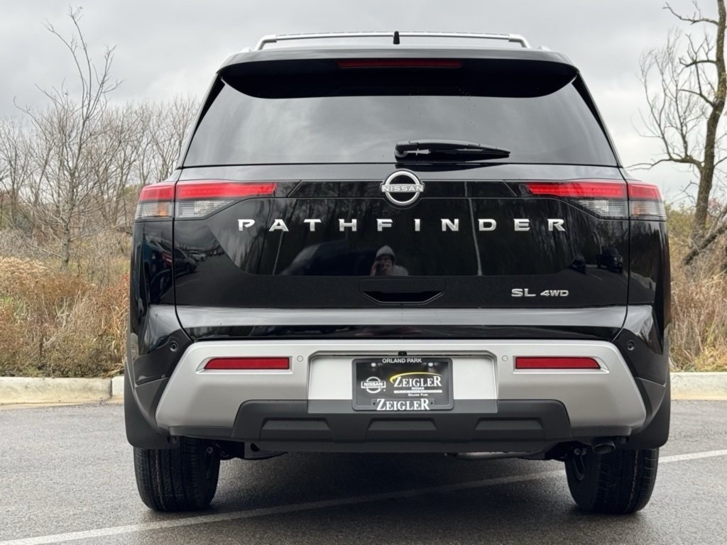 Vehicle image 6 of 25
