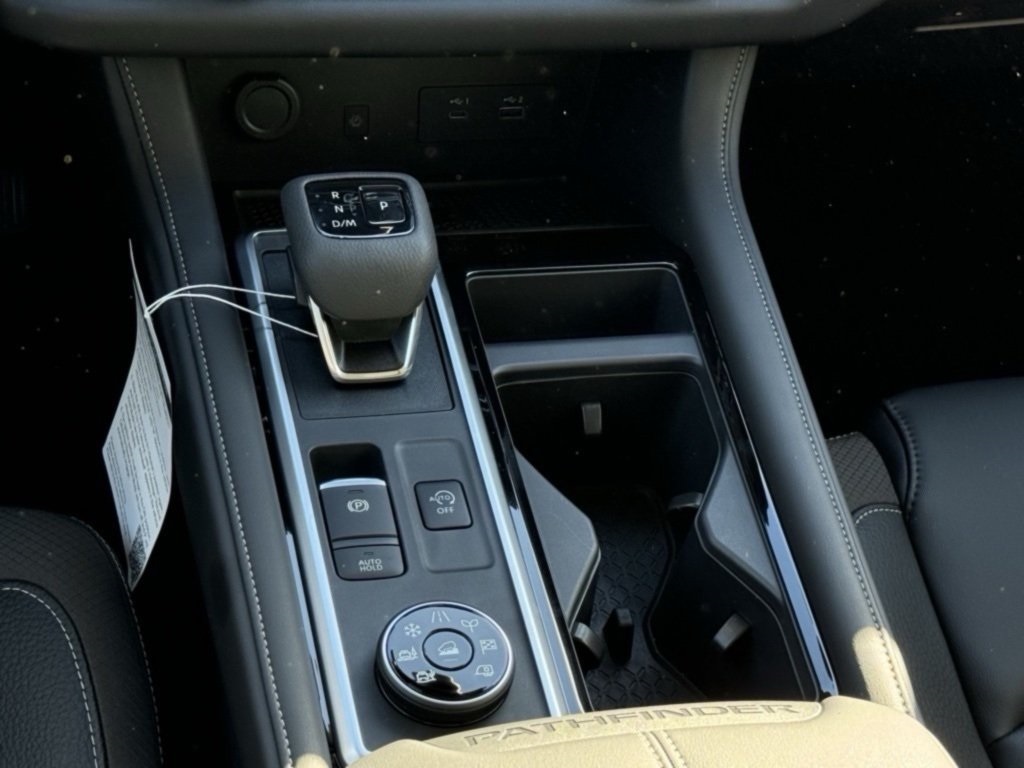 Vehicle image 19 of 25