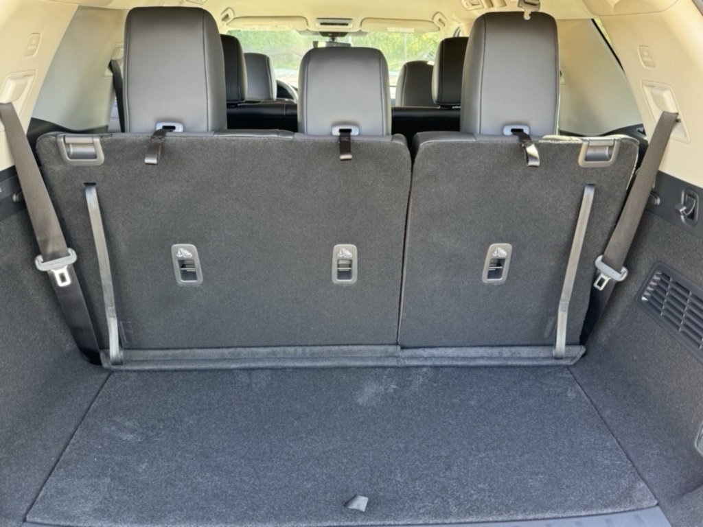 Vehicle image 8 of 25