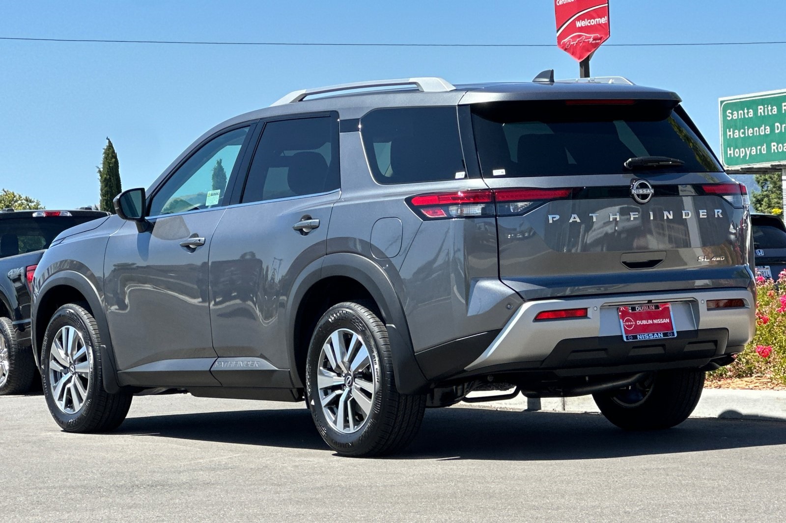 Vehicle image 8 of 37