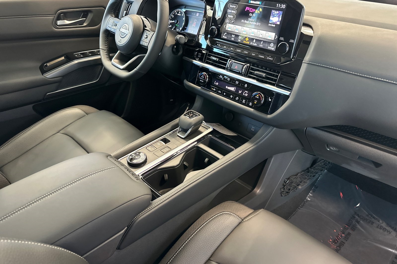 Vehicle image 32 of 37