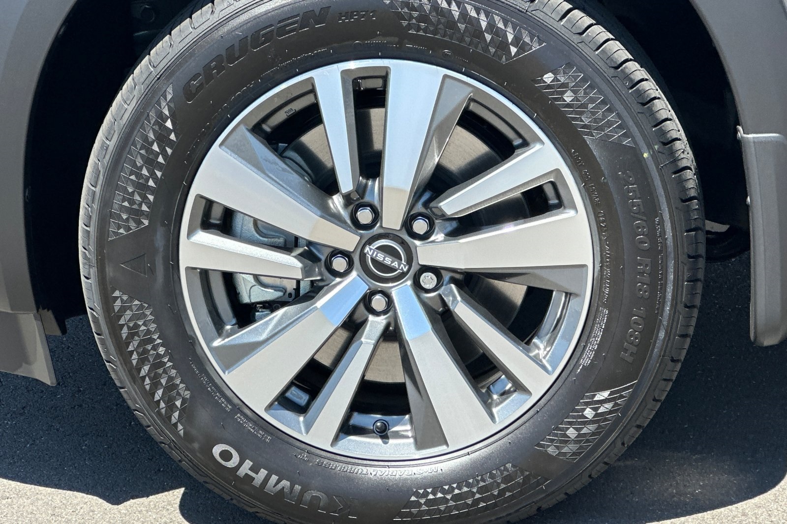 Vehicle image 10 of 37