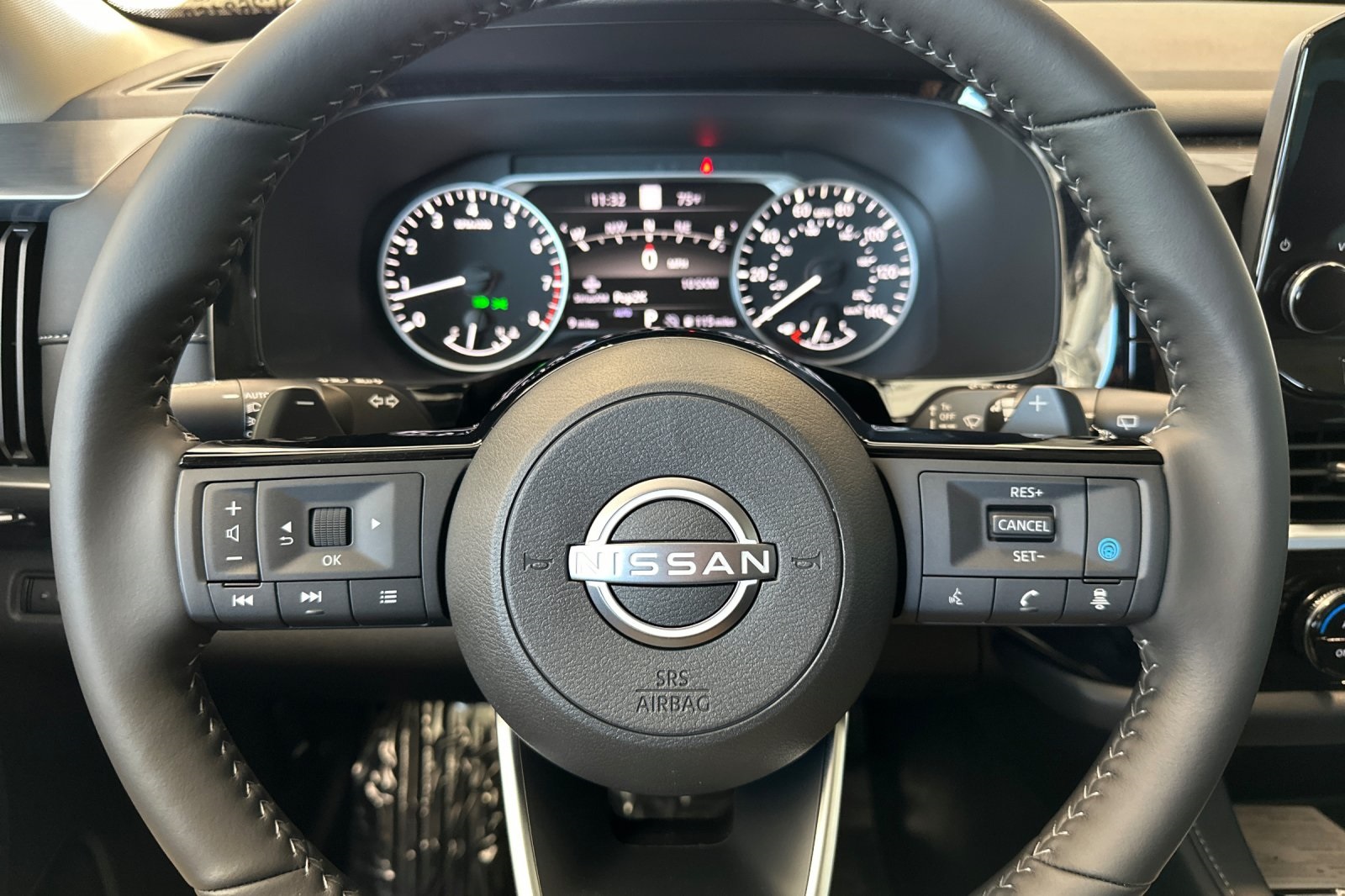 Vehicle image 17 of 37