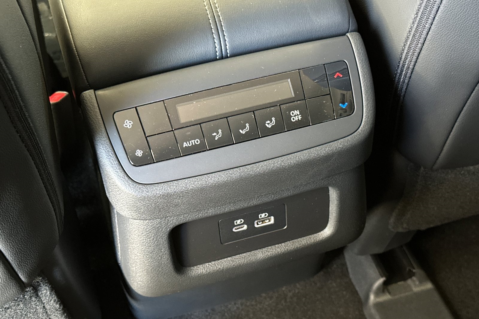 Vehicle image 34 of 37
